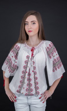 IE femei maneca scurta